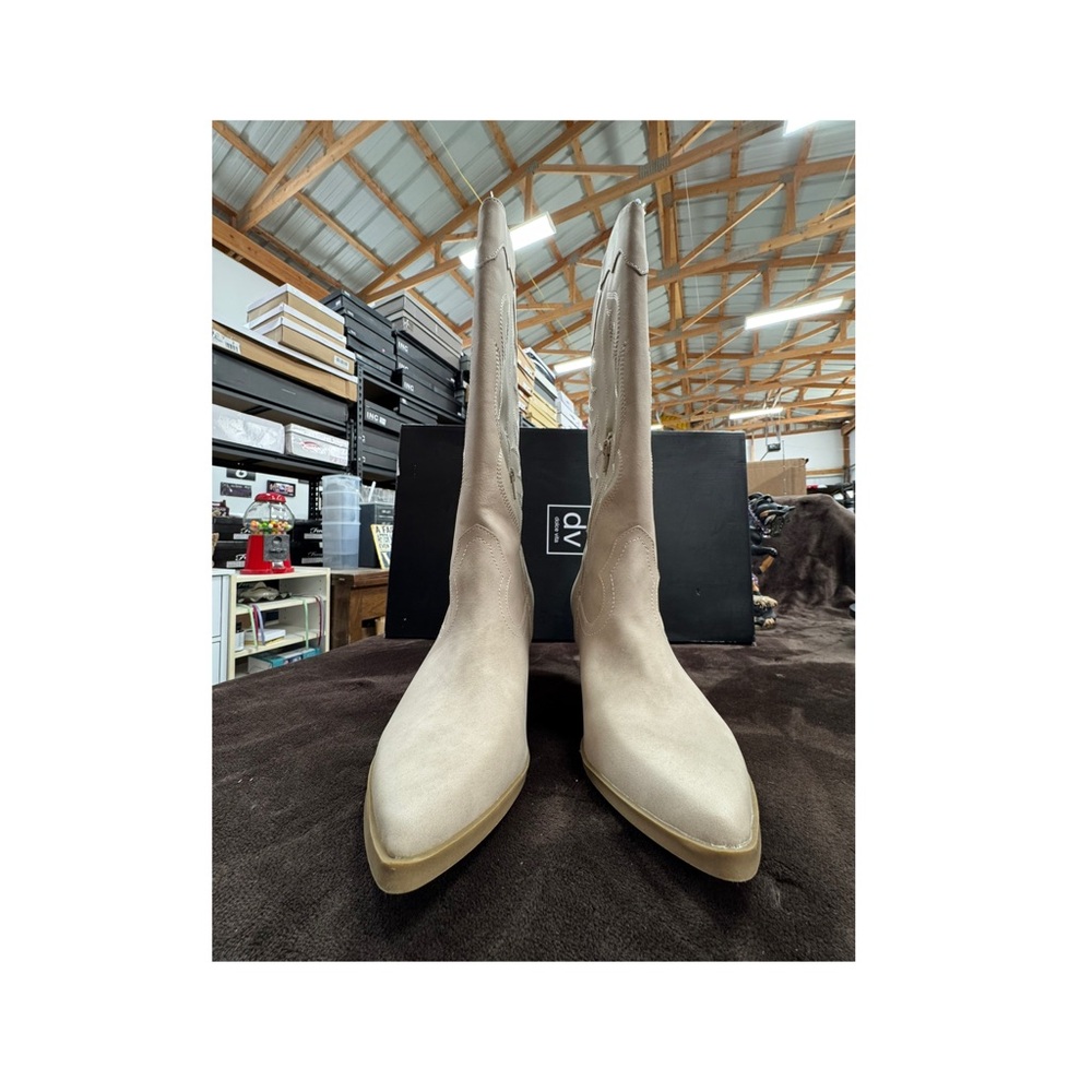 Dolce Vita Light Tan Women's Boots size 8 - Picture 3 of 8